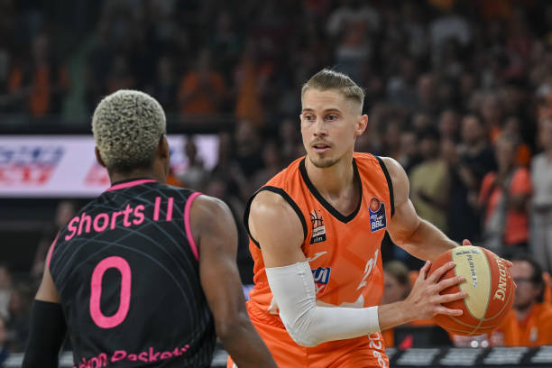 新和实力的 新和实力的