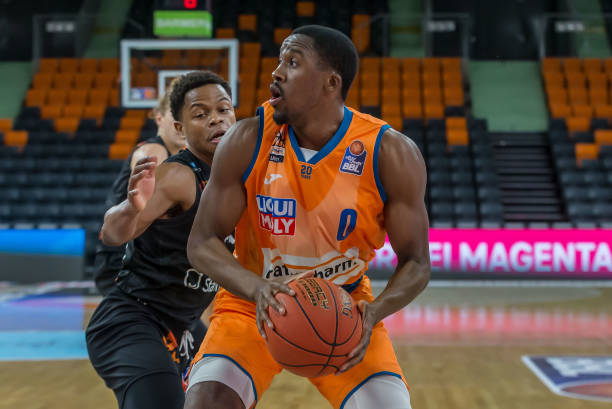 误被湖人截 误被湖人截