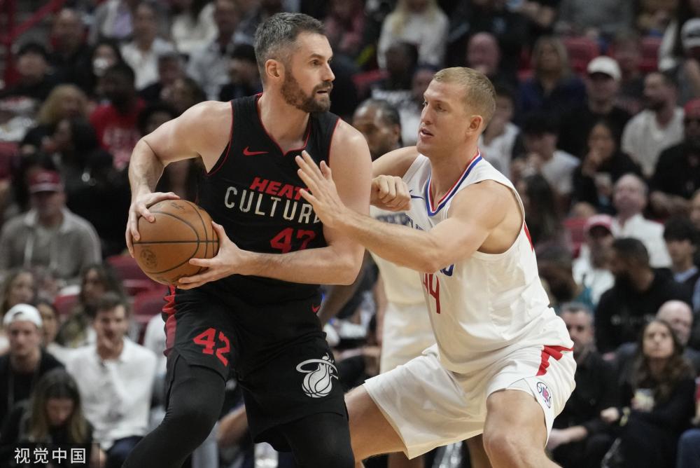 杜兰特:哈登和伦纳德会帮助快船扭转局势,我对他们充满敬意(杜兰特:看好哈登与伦纳德助快船扭转颓势,对两人满怀敬意)